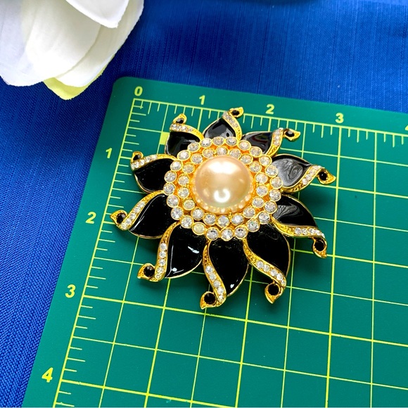 Vintage Joan Rivers Huge Flower Brooch Black Rhinestone Enamel Goldtone Rare - Picture 4 of 4
